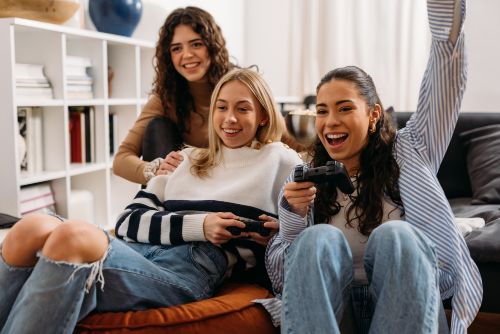 The Ups And Downs Of Living With Friends At Uni - Urban Student Life